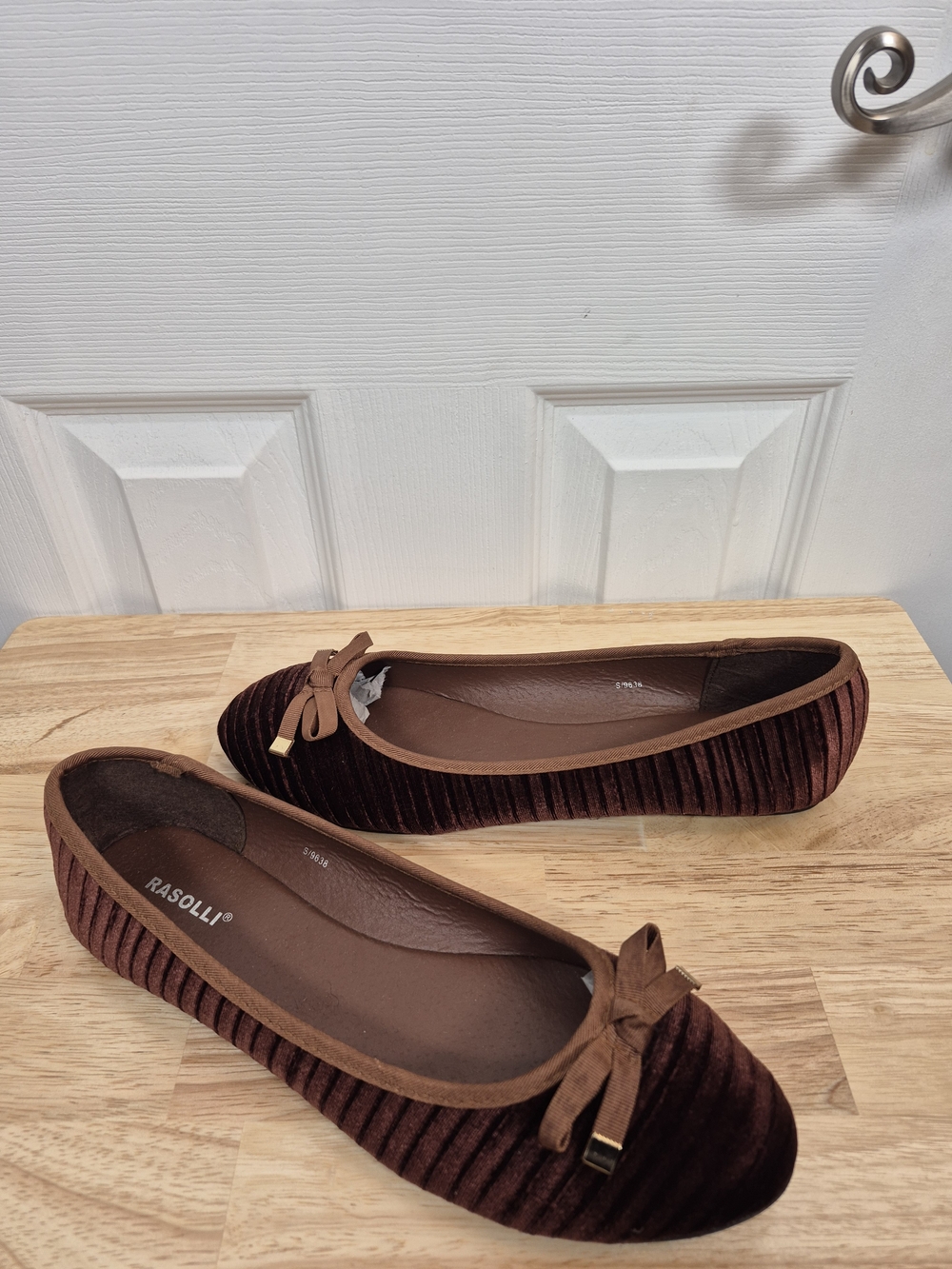 Rasolli Chocolate Brown Velvet Ballet Flats Bow Accent Coquette Academia 8.5